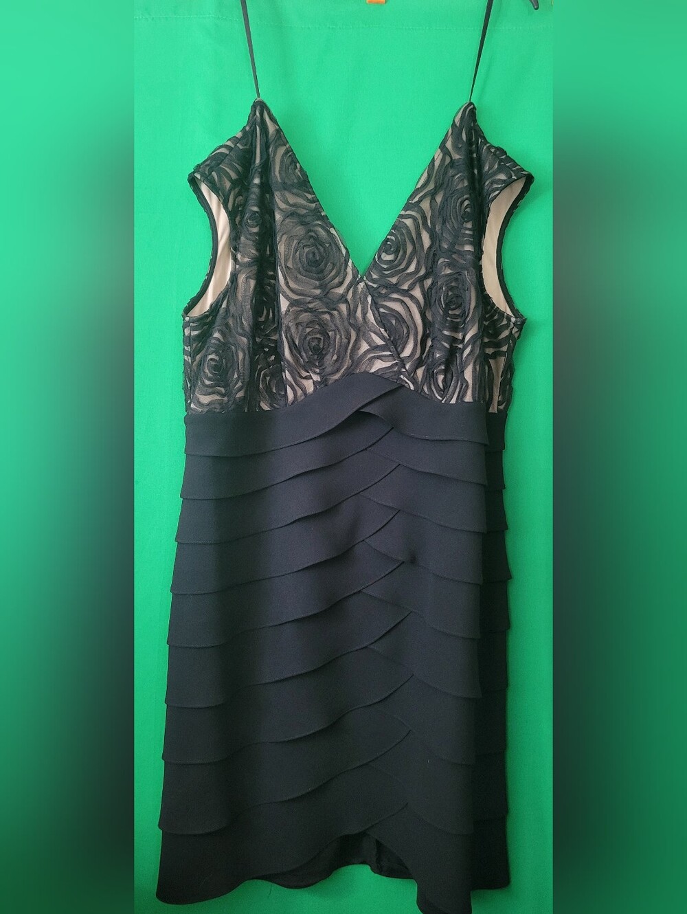 Jessica Howard Black Lace Rosette V-Neck Tiered Ruffle Sleeveless Cocktail Dress
